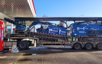18 palen van 9m, Singelstraat 8 Arnhem  ‘vliegende machine’